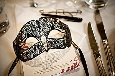 奇幻合作建造生存《阴影笼罩》现已推出试玩Demo